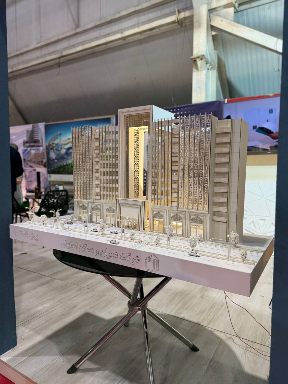 shiraz show 14040425 30